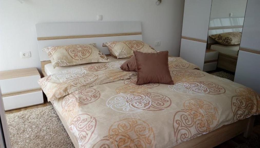 Apartments Maljevic Бар Экстерьер фото